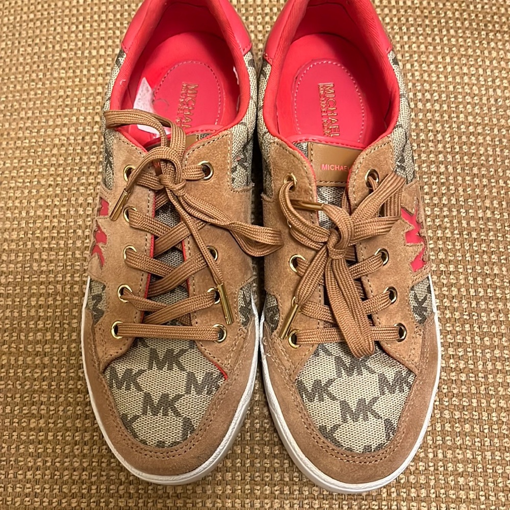 MK sneaker-tan/orange-size 6